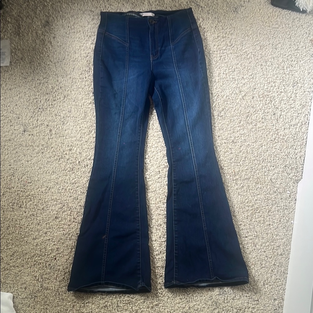 Chic Dark Blue High-Rise Flared Jeans